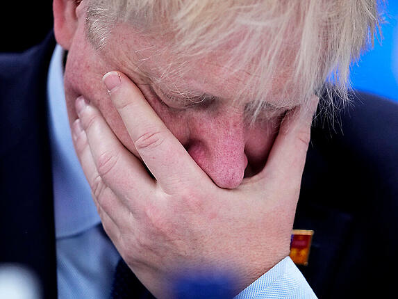 Für Premierminister Boris Johnson ist der Fall Chris Pincher heikel - er soll seit Monaten von Vorwürfen gegen den Abgeordneten gewusst haben. Foto: Bernat Armangue/AP/dpa