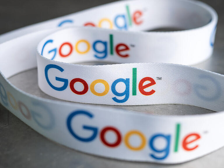 Der Internetriese Google muss in Europa wohl eine Wettbewerbsstrafe von über 4 Milliarden Euro bezahlen. Das EU-Gericht hat die von der Kommission verhängte Busse nur leicht gesenkt.(Archvibild)