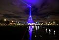 Der Eiffelturm leuchtet in der Silvesternacht blau anlässlich der französischen EU-Ratspräsidentschaft. Frankreich hat mit dem Jahreswechsel in der Europäischen Union den Vorsitz des Ministerrats übernommen. Foto: Alain Jocard/AFP/dpa