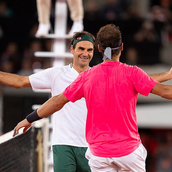 Freunde geworden und nun auch im Abschied vereint: Roger Federer und Rafael Nadal treten am Laver Cup zusammen im Doppel an