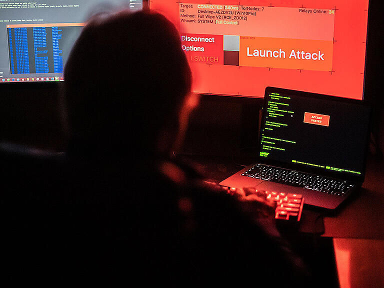 ARCHIV - Bei der Untersuchung der Cyber-Angriffe auf staatliche Institutionen Albaniens vom 15. Juli kam heraus, wer die Täter waren. Das südosteuropäische Land zieht nun harte Konsequenzen. Foto: Lino Mirgeler/dpa