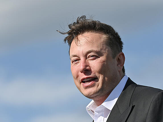 Tesla-Chef Elon Musk hat Tesla-Aktien im Wert von über 1 Milliarde US-Dollar verkauft. (Archivbild)