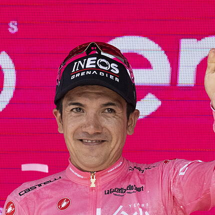 Winkt eine Woche vor Ende des Giro vom Leaderpodest: der Ecuadorianer Richard Carapaz
