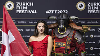 Wilde Schweizer Premiere am 18. Zurich Film Festival: "Mad Heidi" (gespielt von der britischen Schauspielerin Alice Lucy) hat das Publikum am Freitagabend nicht enttäuscht.