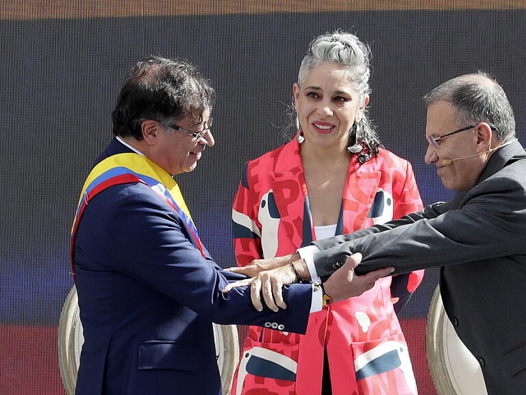Mit Gustavo Petro (links) ist erstmals ein linksgerichteter Präsident in Kolumbien im Amt.